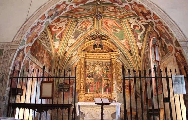 San Floriano a Forni di Sopra: affreschi e altari lignei