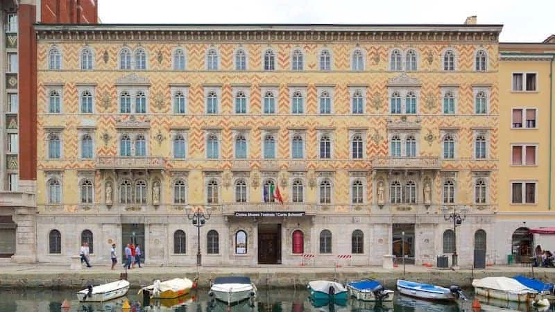 Civico Museo Teatrale Carlo Schmidl: musica e storia