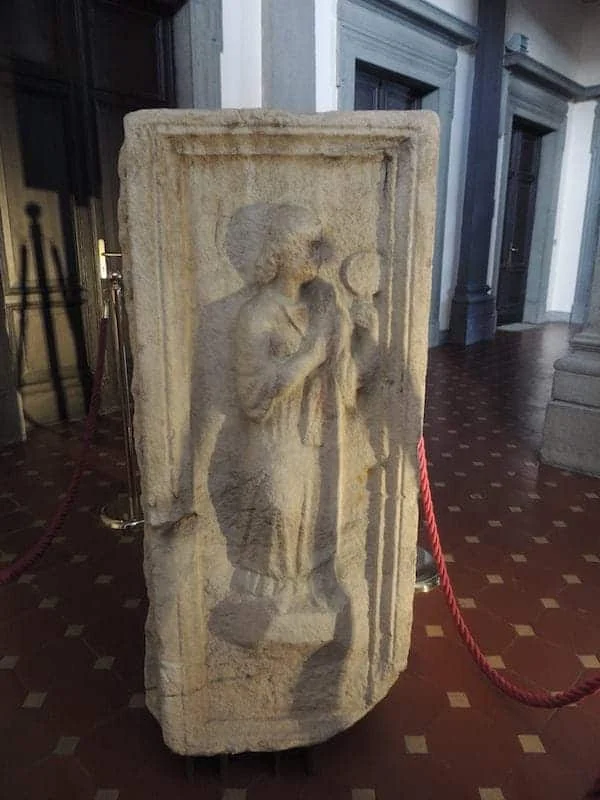 La lapide romana di Severilla nel Municipio di Pontebba