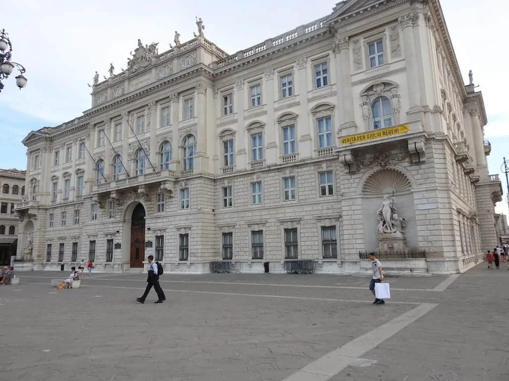 Palazzo della Regione a Trieste: l'ex Lloyd Triestino