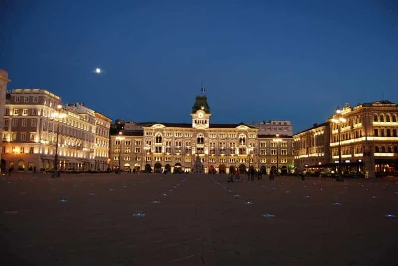 Piazza Unità d'Italia: architettura e palazzi a Trieste