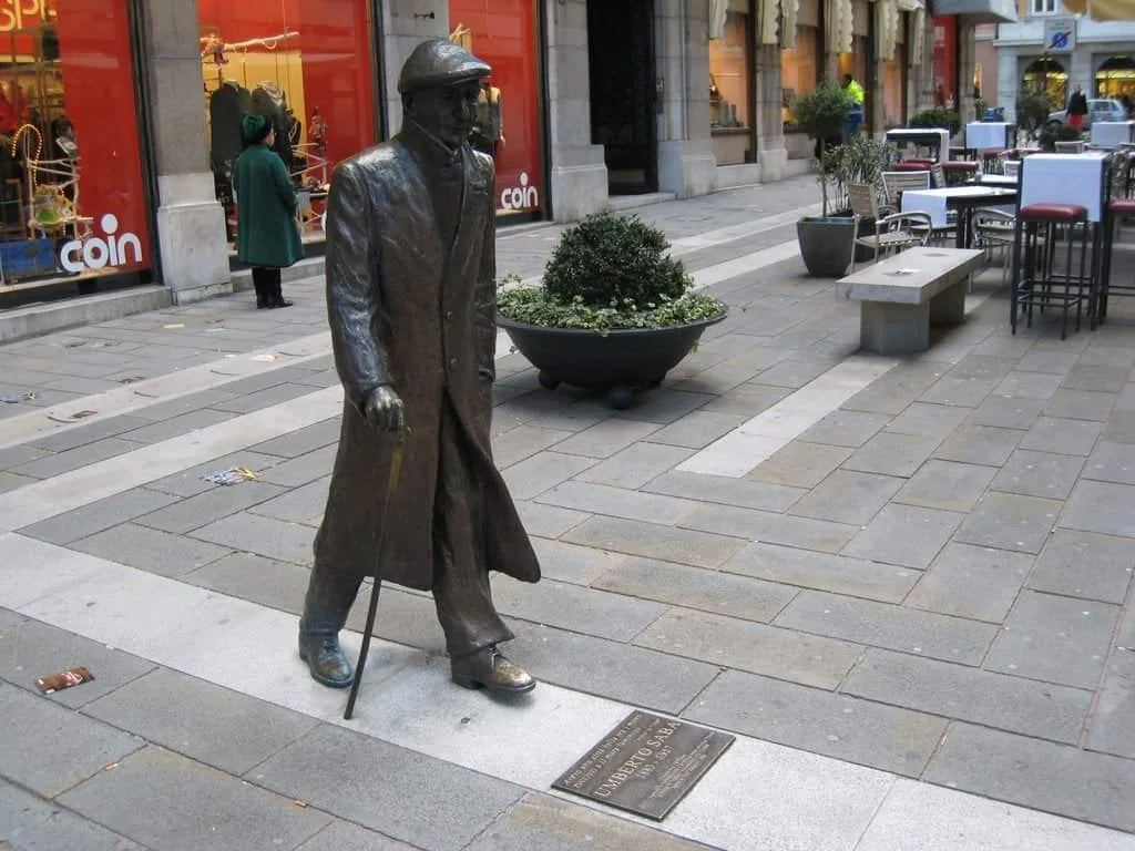 Umberto Saba | La statua a Trieste e la sua storia - Arte & Cultura in Friuli Venezia Giulia