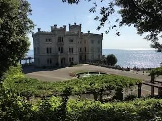I Castelli di Trieste: l'architettura di Miramare e Duino