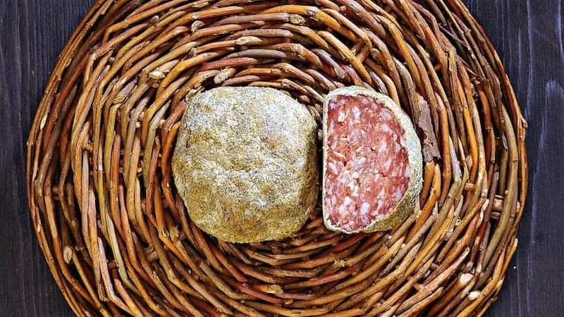 `La Pitina friulana IGP: la polpetta-salame delle valli pordenonesi`