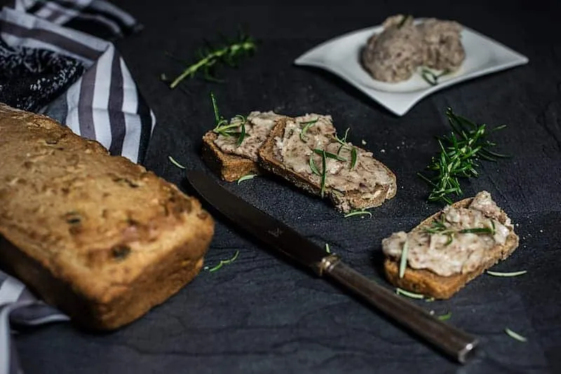 Sassaka: lardo speziato e aceto dei boscaioli della Val Canale - Gastronomia & Vino in Friuli Venezia Giulia