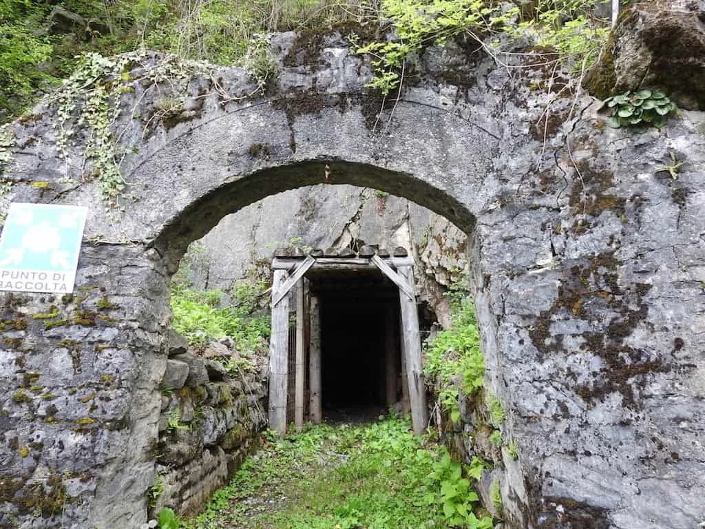 Miniera di Cludinico: nelle gallerie di carbone della Carnia